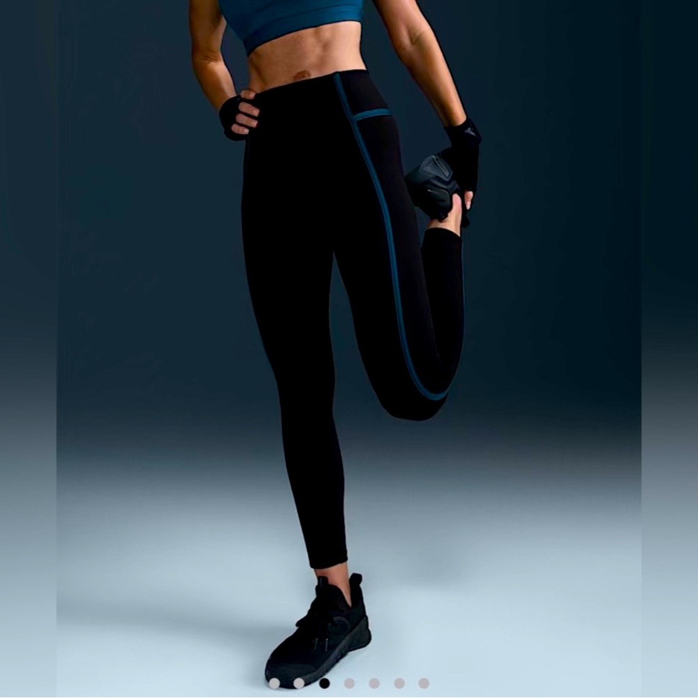 Nike One - Women's High-Waisted 7/8 Leggings